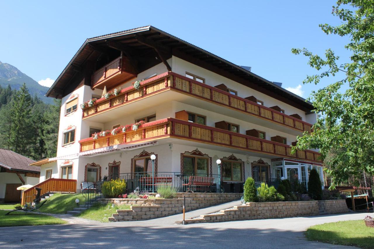 Hotel Garni Waldhof - Wohlfuehlen Am Lech شتانزاخ المظهر الخارجي الصورة